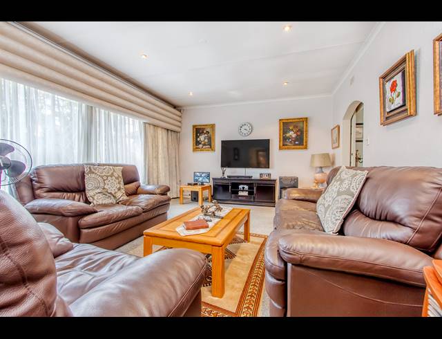 3 BEDROOM FREESTANDING FOR SALE IN BROMHOF